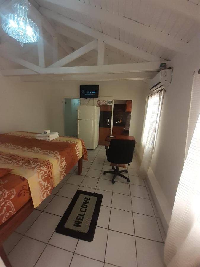 Calinago Friendly Family Sxm Bed and Breakfast Philipsburg  Exteriör bild