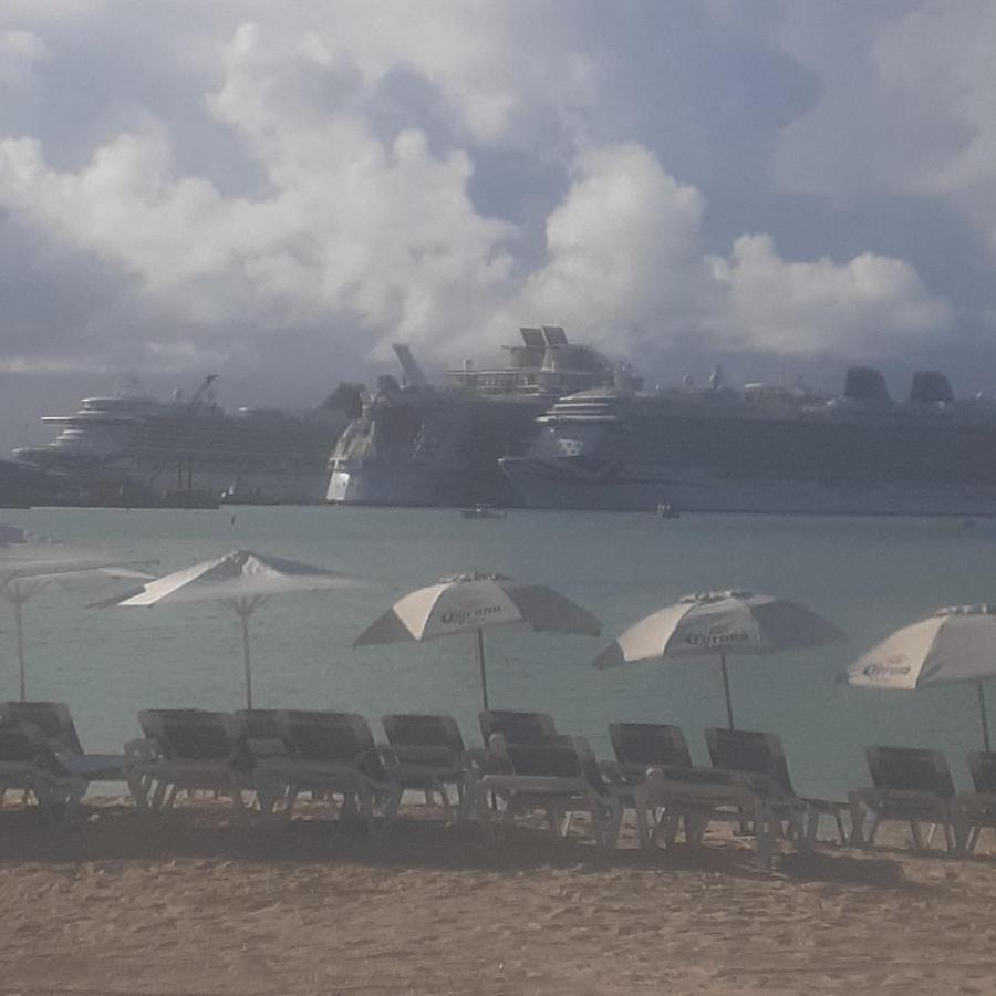 Calinago Friendly Family Sxm Bed and Breakfast Philipsburg  Exteriör bild